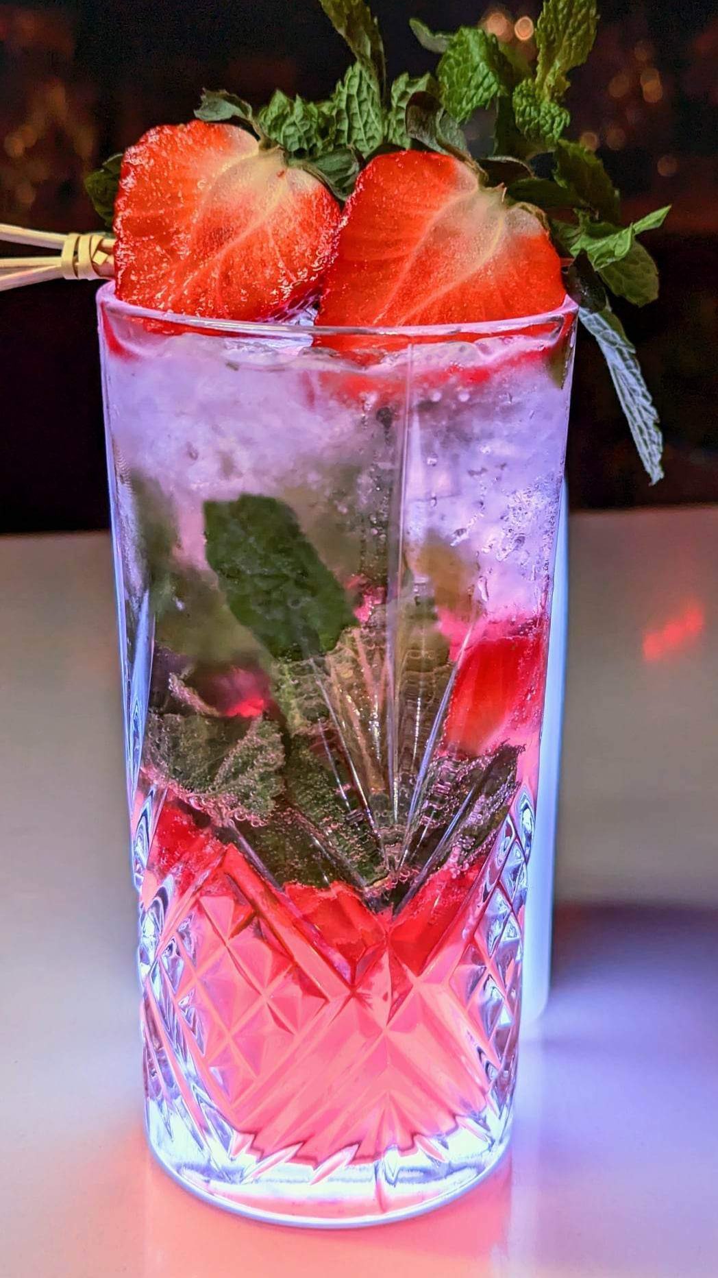 Say goodbye to boring and hello to this delicious infused strawberry mojito!Perfect for satisfying your thirst duringDon’t forget to check our website today is Thirsty Thursday at Seed!