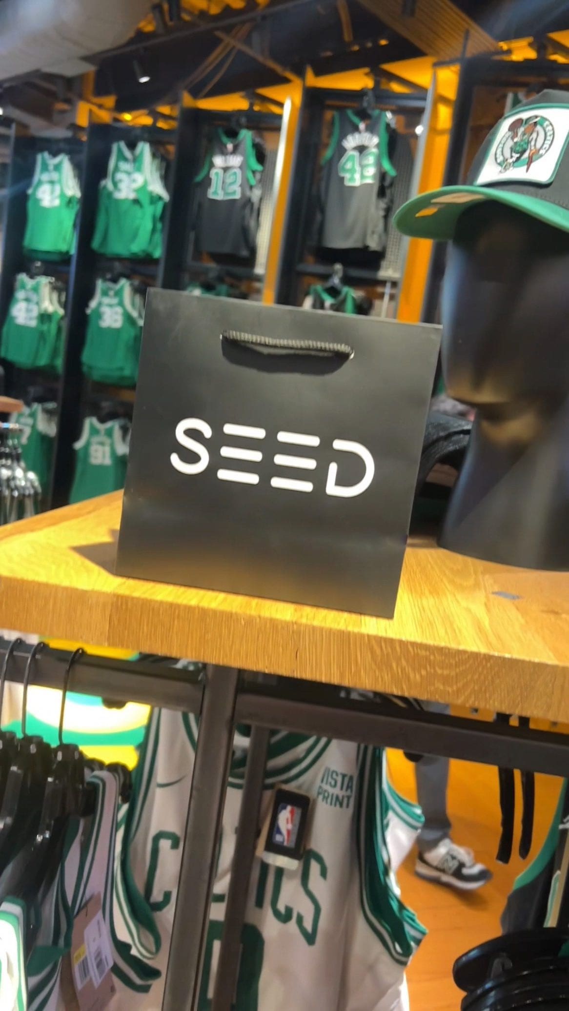 Summer vibes and good times with friends – Seed’s got you covered! Swing by and gear up for Memorial Day while we cheer on our beloved Celtics tonight! Let’s make it a legendary weekend!